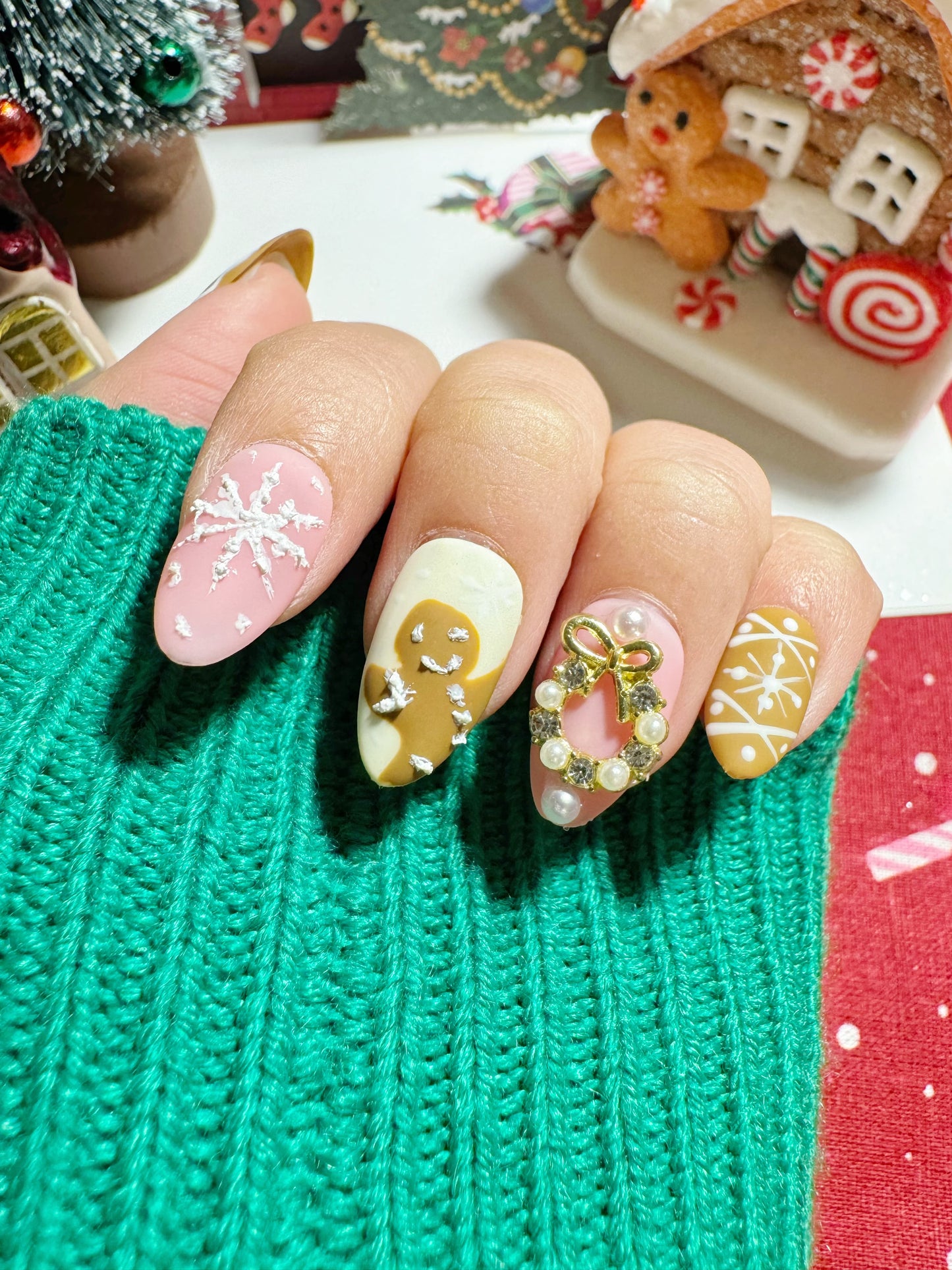 Gingerbread Dream – Holiday Treats Edition