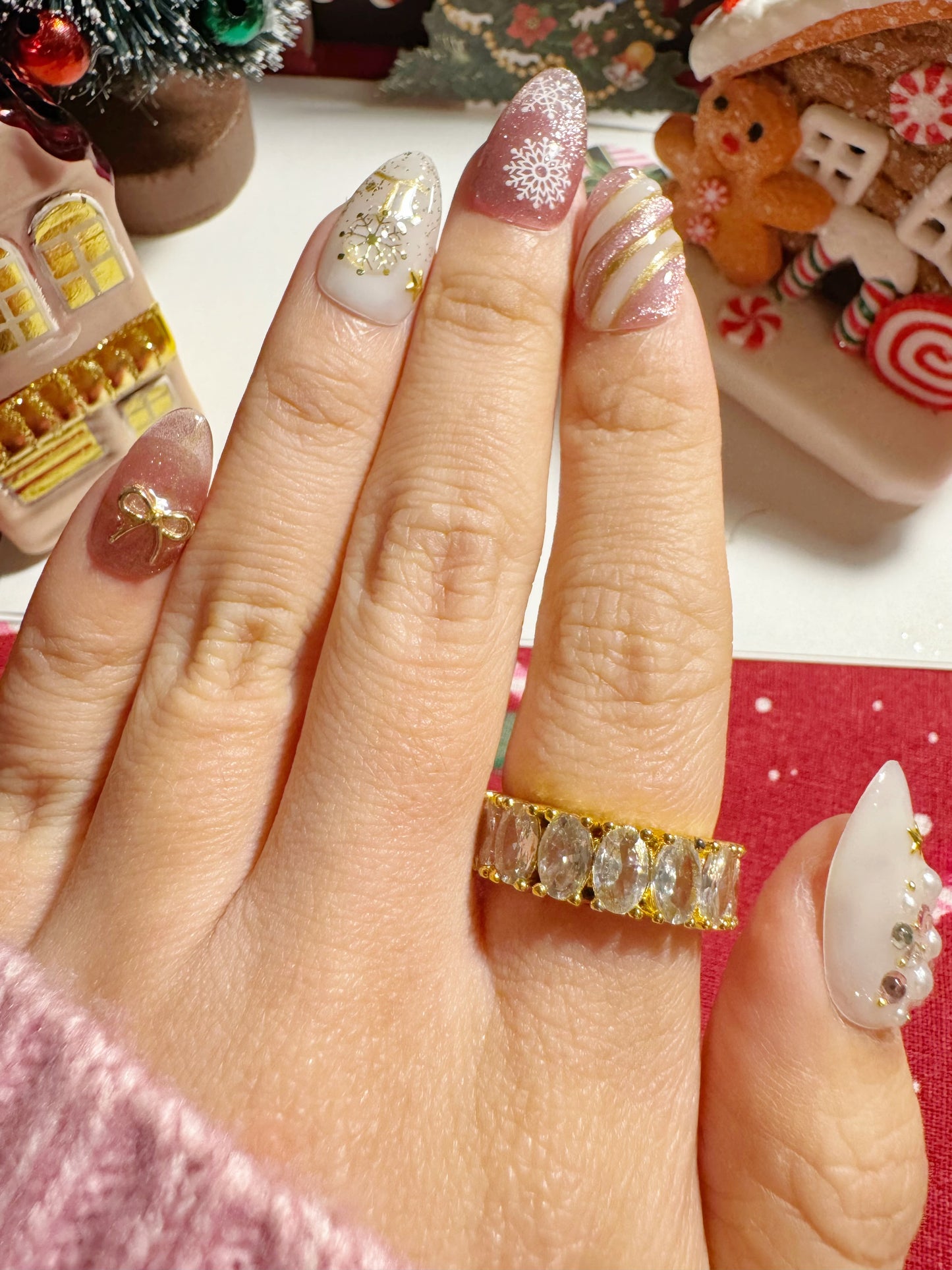 Pink Snowflake Elegance – Frosted Glow